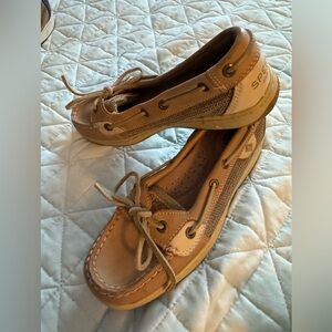 Women Angelfish Sperry Size 6